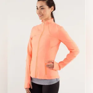 10019 -Lululemon Forme Jacket *CuffinsVery Light Flare