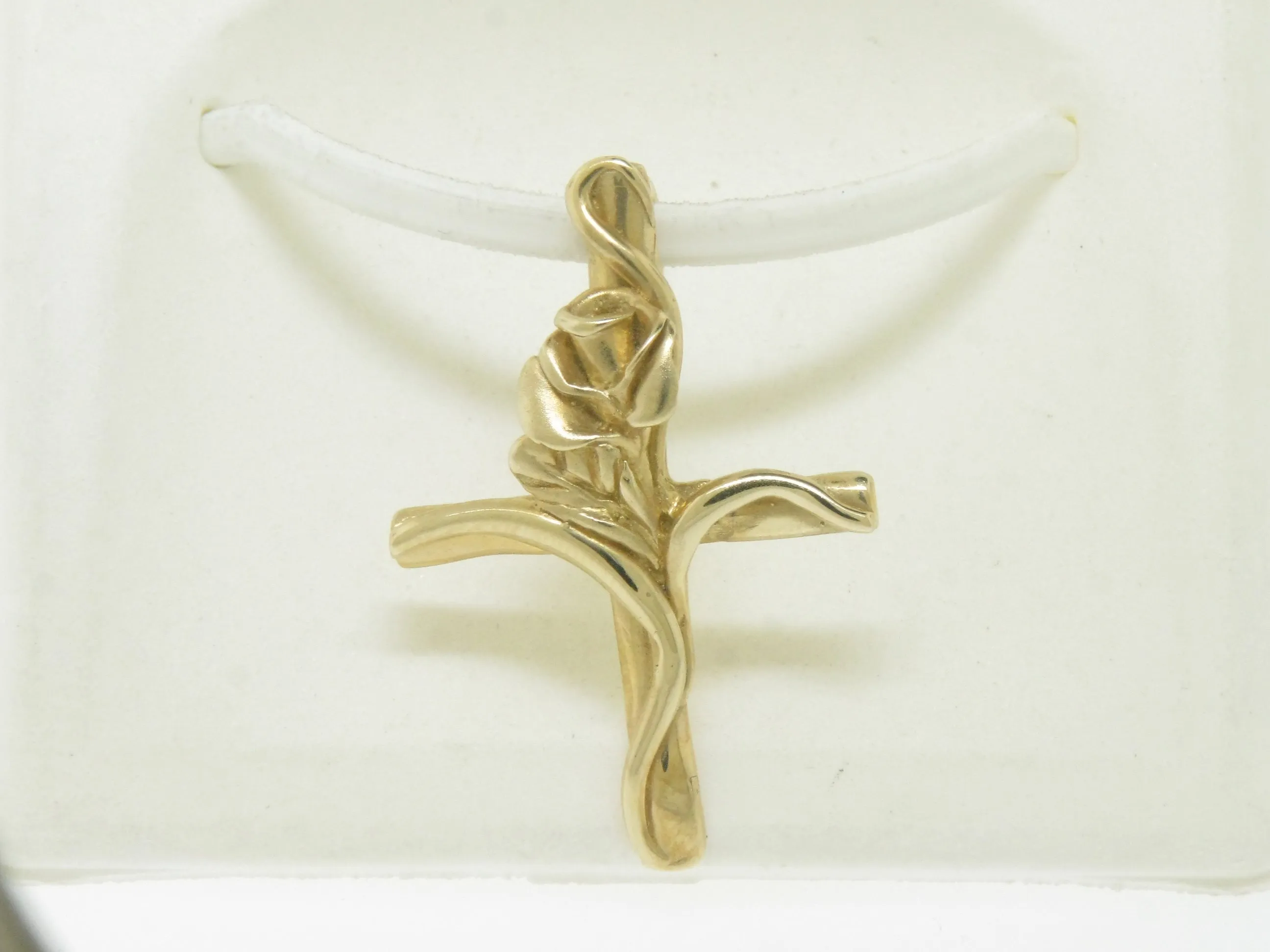 14K Yellow Gold Rose Flower Cross Rosy Cross Pendant New Old Stock Jewelry