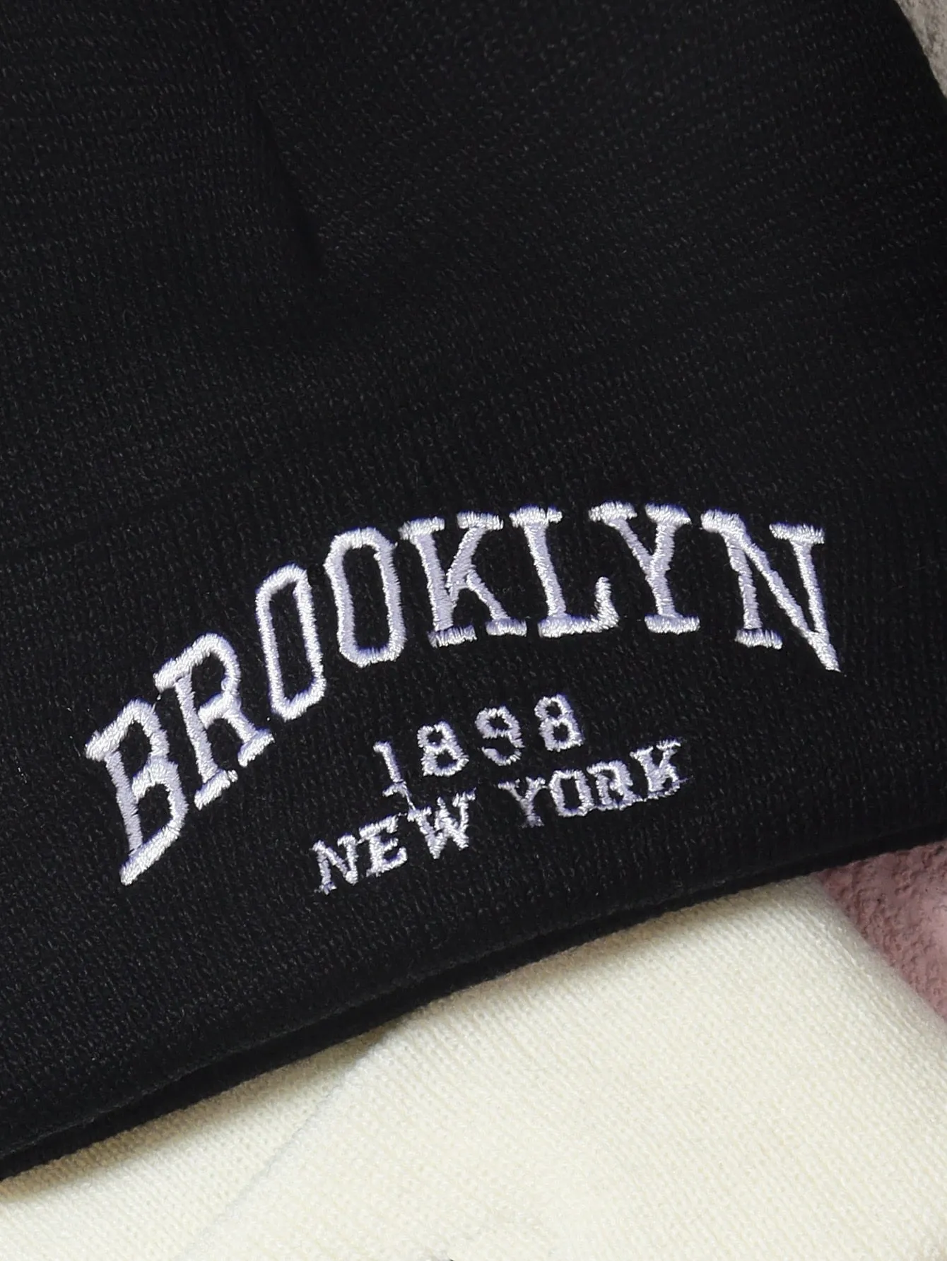 2pcs Letter Embroidered Beanie - Black and White
