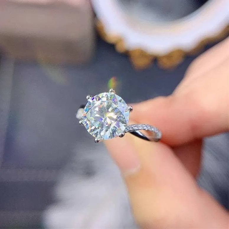 3 Carat Round Cut Diamond 6 Claw Engagement Ring