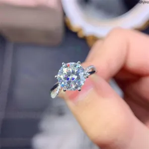 3 Carat Round Cut Diamond 6 Claw Engagement Ring