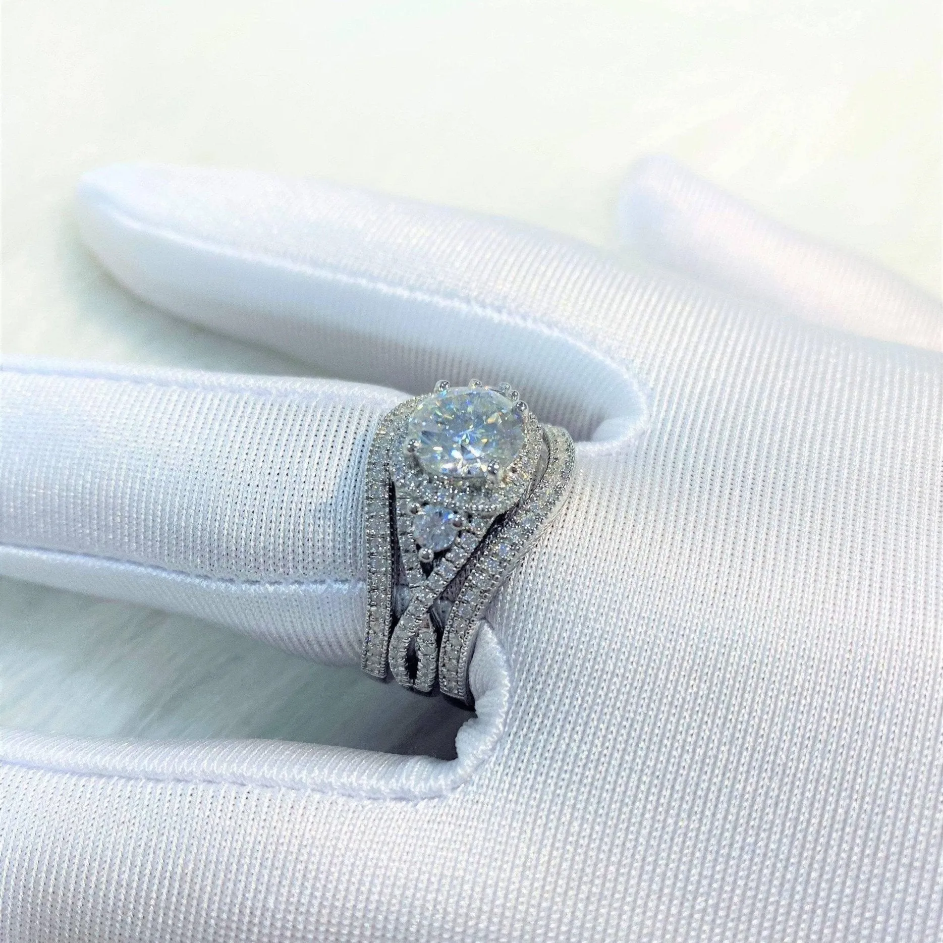 3 Piece Round Cut Diamond Engagement Ring Set