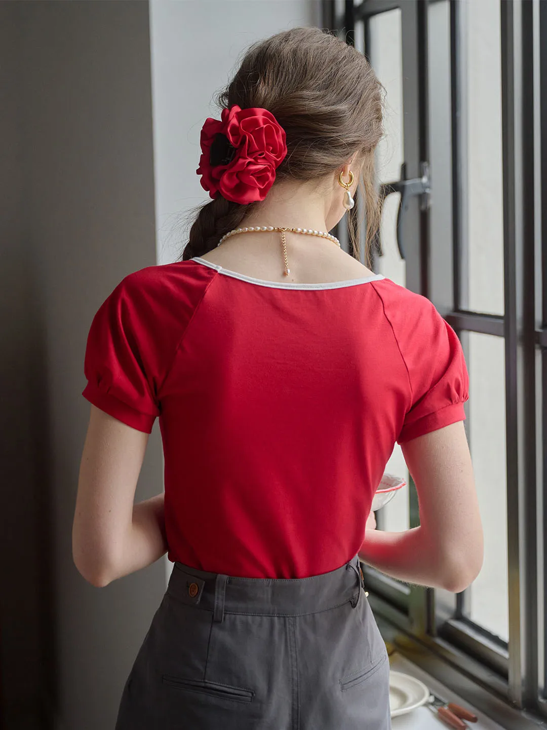 (Add-on Item) Helen Contrast Color Bow Round Neck Puff Sleeve Top