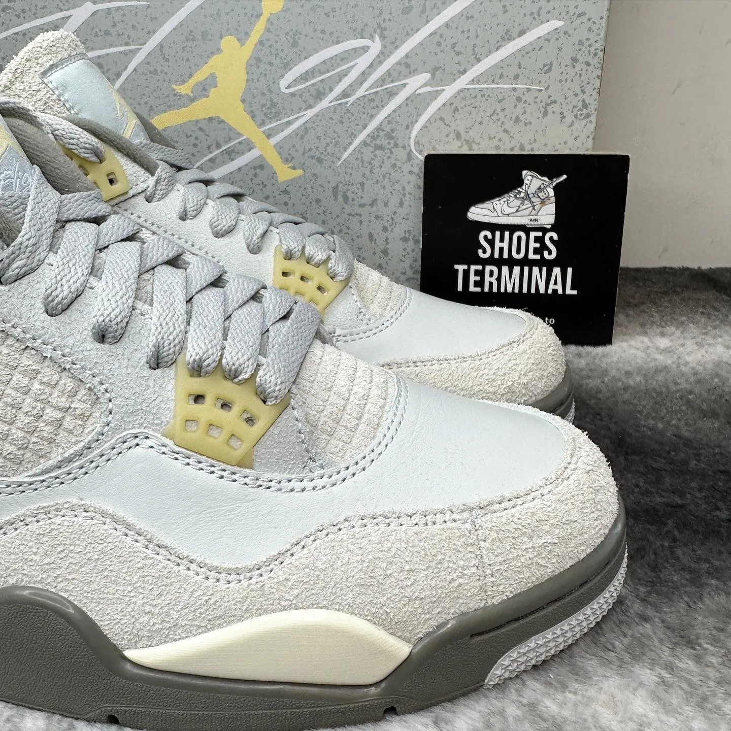 Air Jordan 4 Retro SE Craft Photon Dust