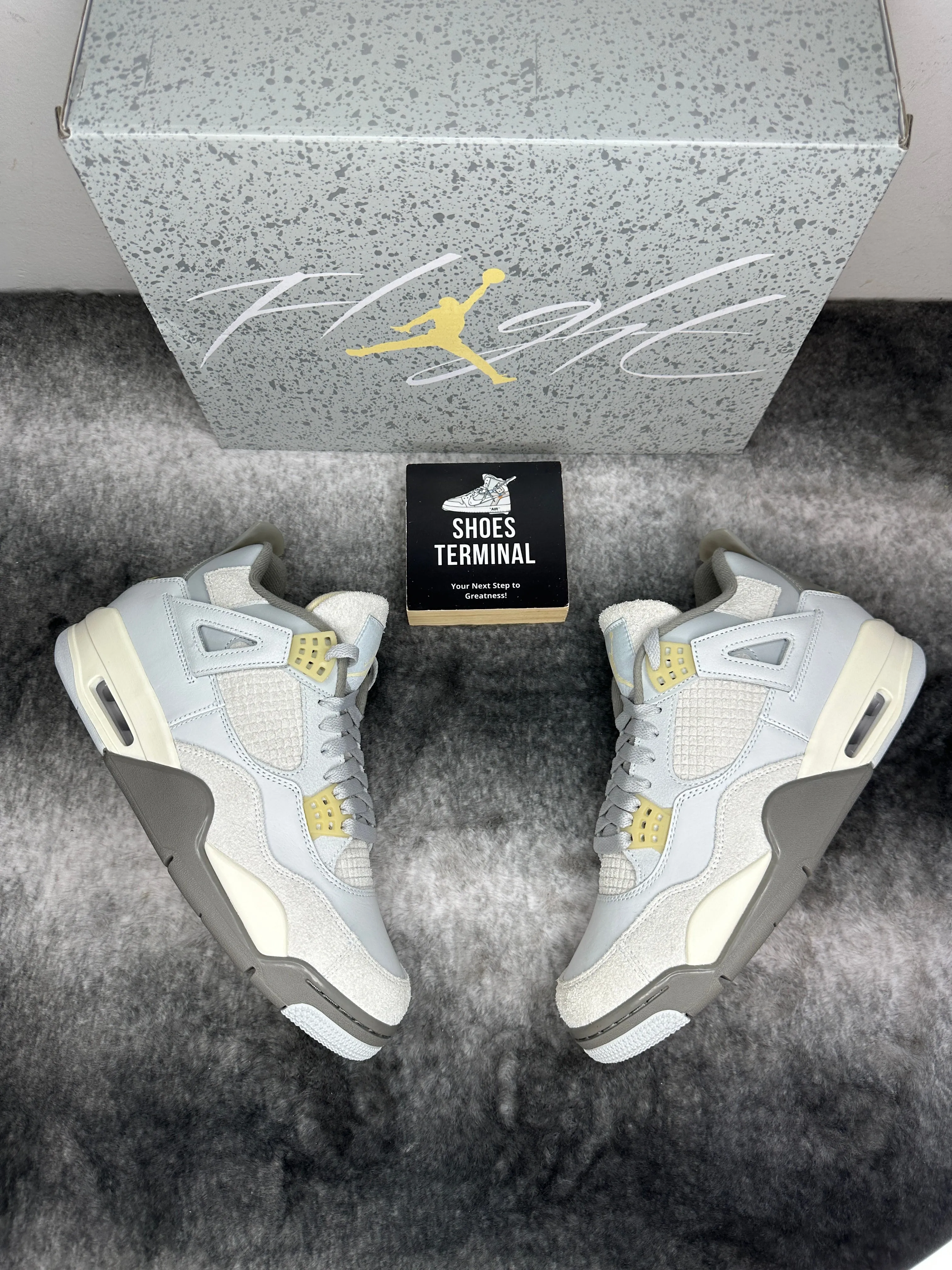 Air Jordan 4 Retro SE Craft Photon Dust