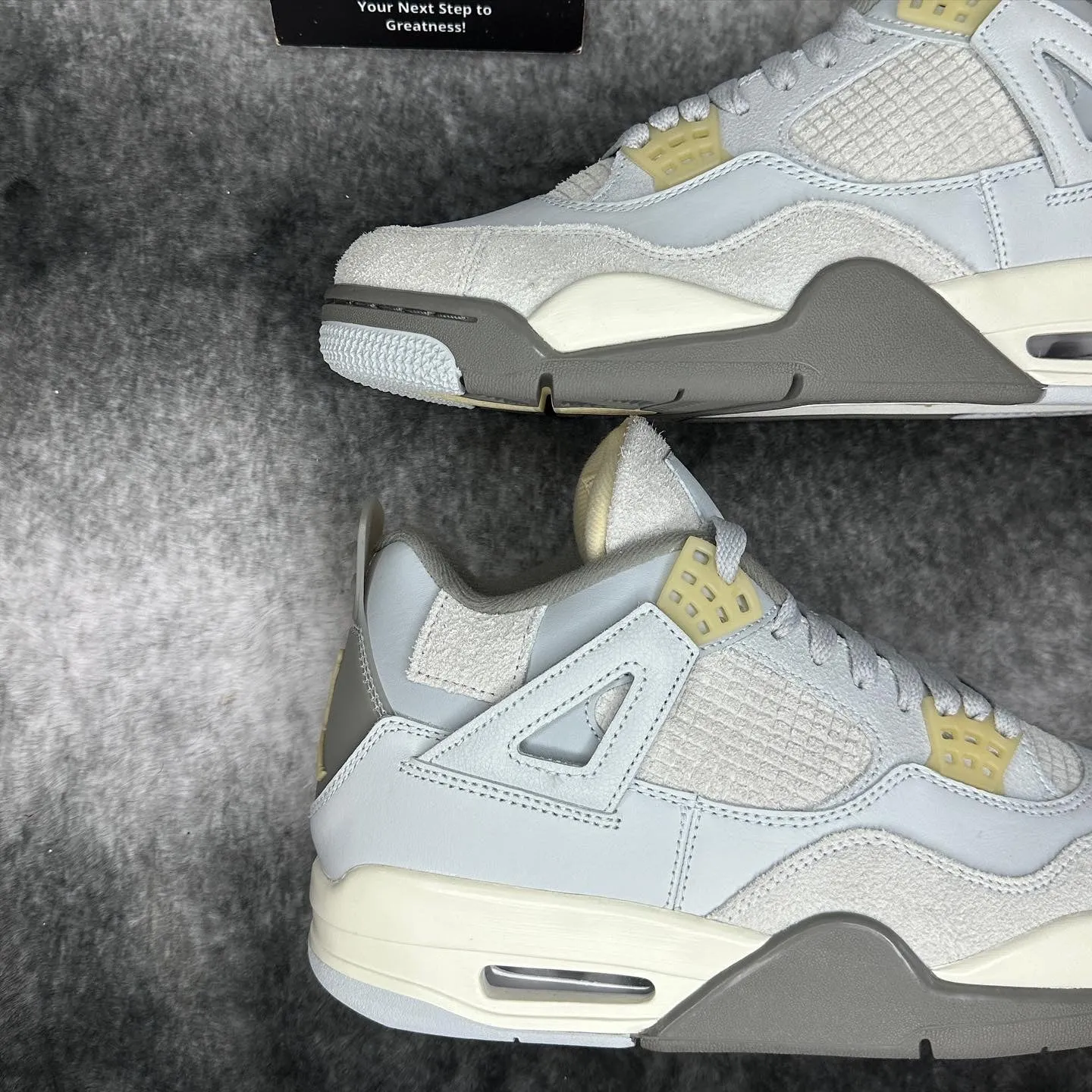 Air Jordan 4 Retro SE Craft Photon Dust