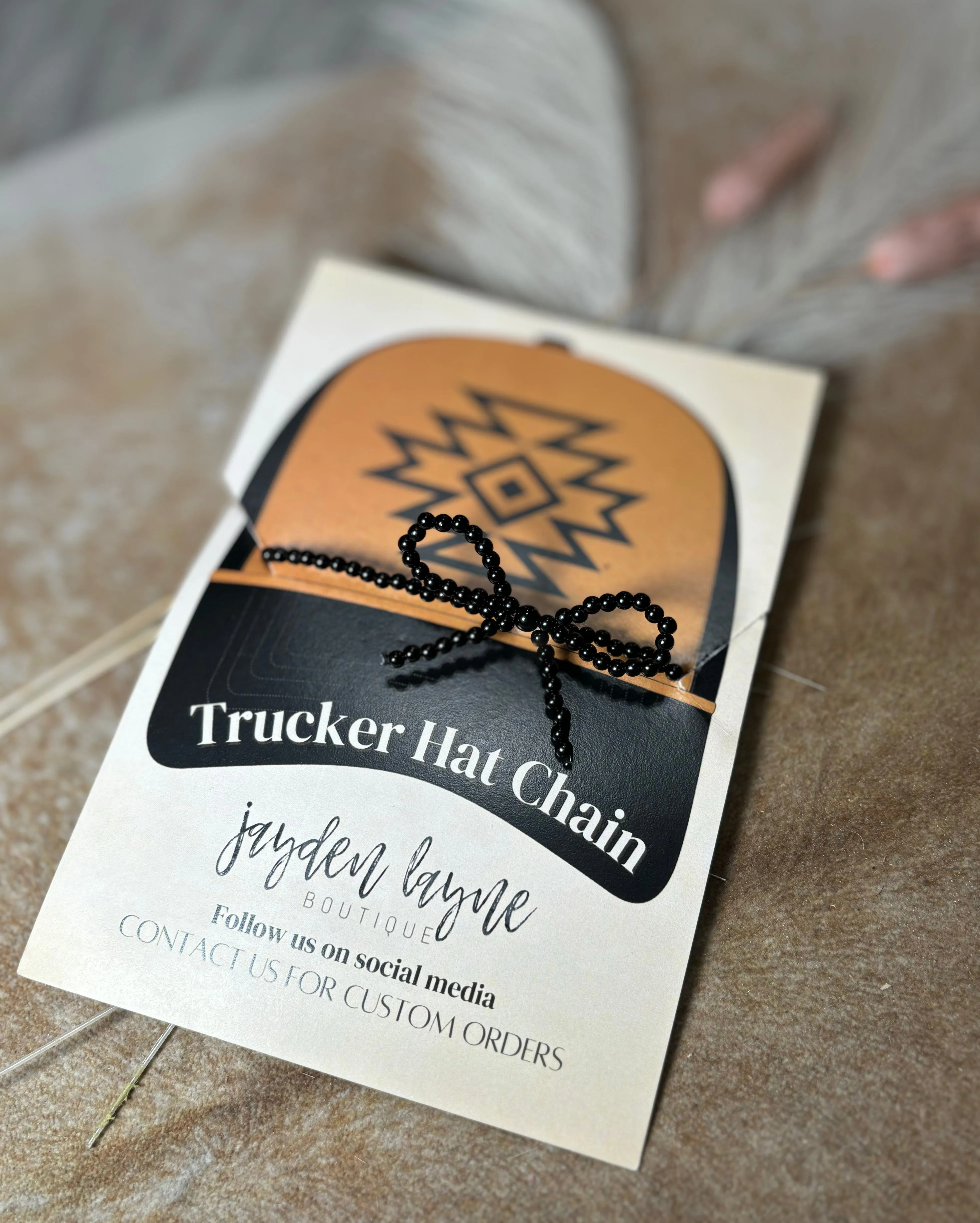 Bow Pearl Trucker Hat Chain