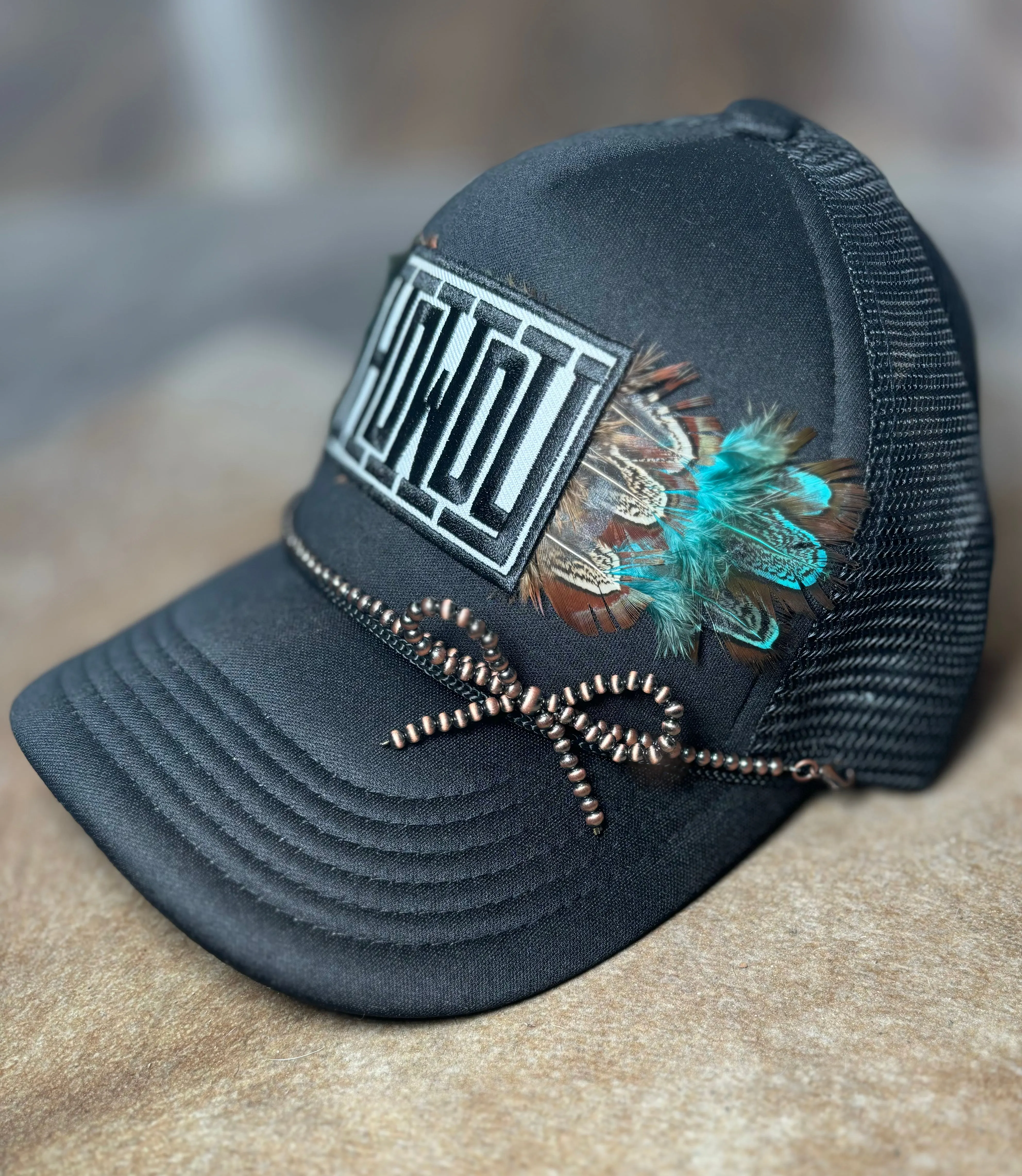 Bow Pearl Trucker Hat Chain