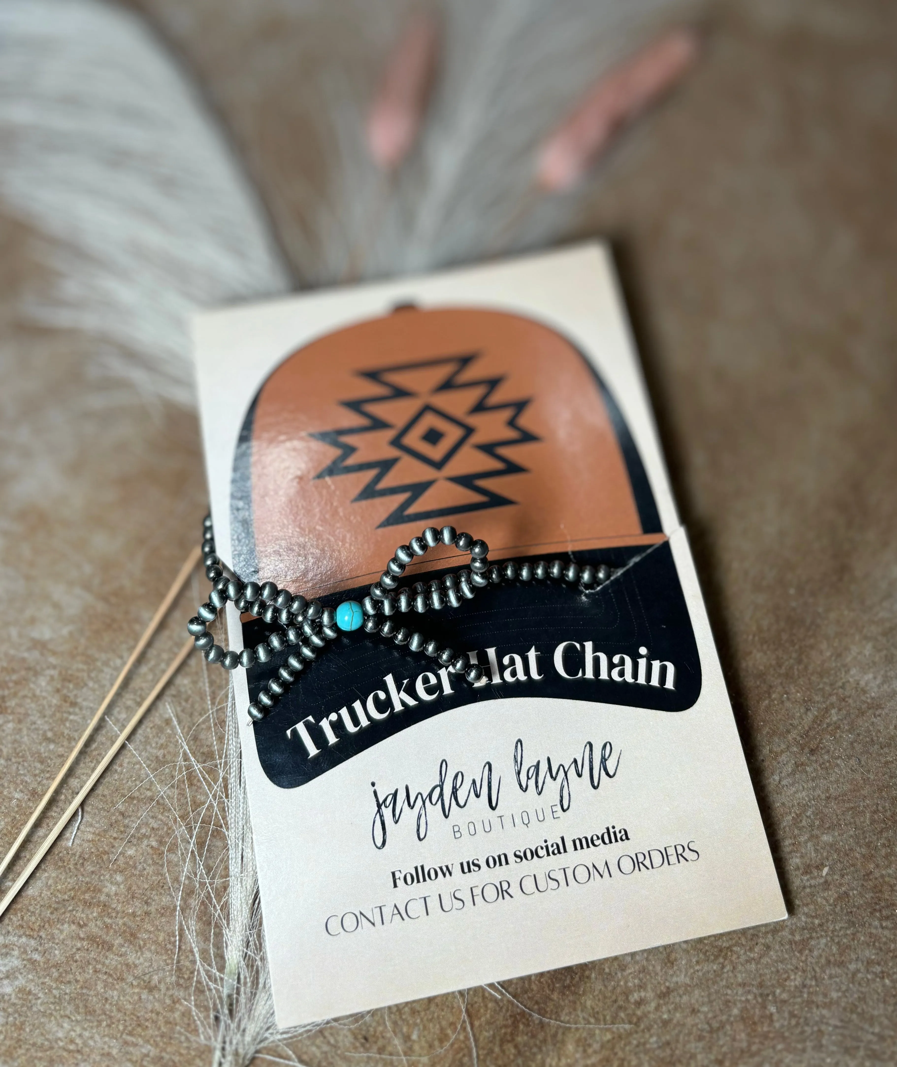 Bow Pearl Trucker Hat Chain