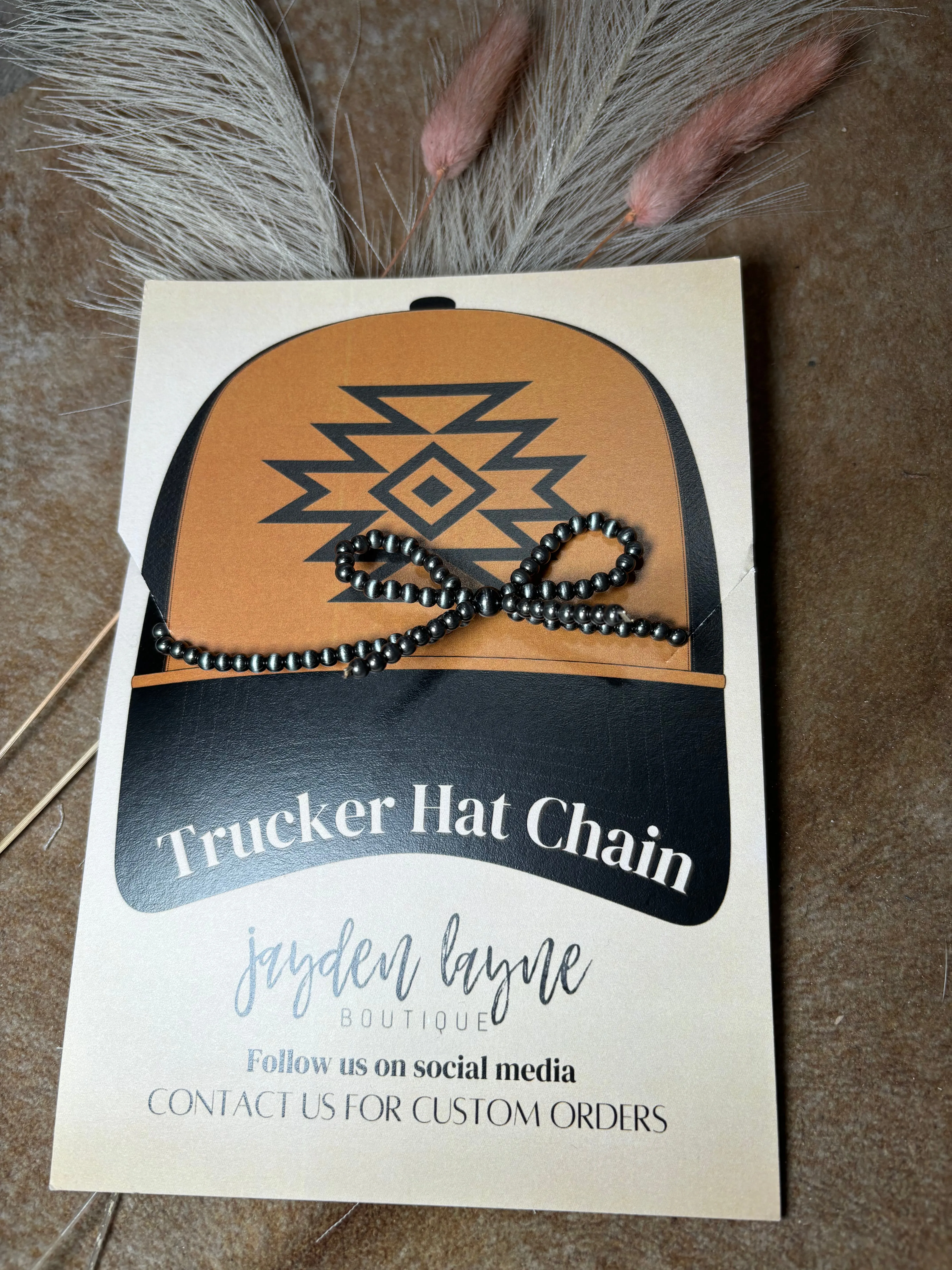 Bow Pearl Trucker Hat Chain