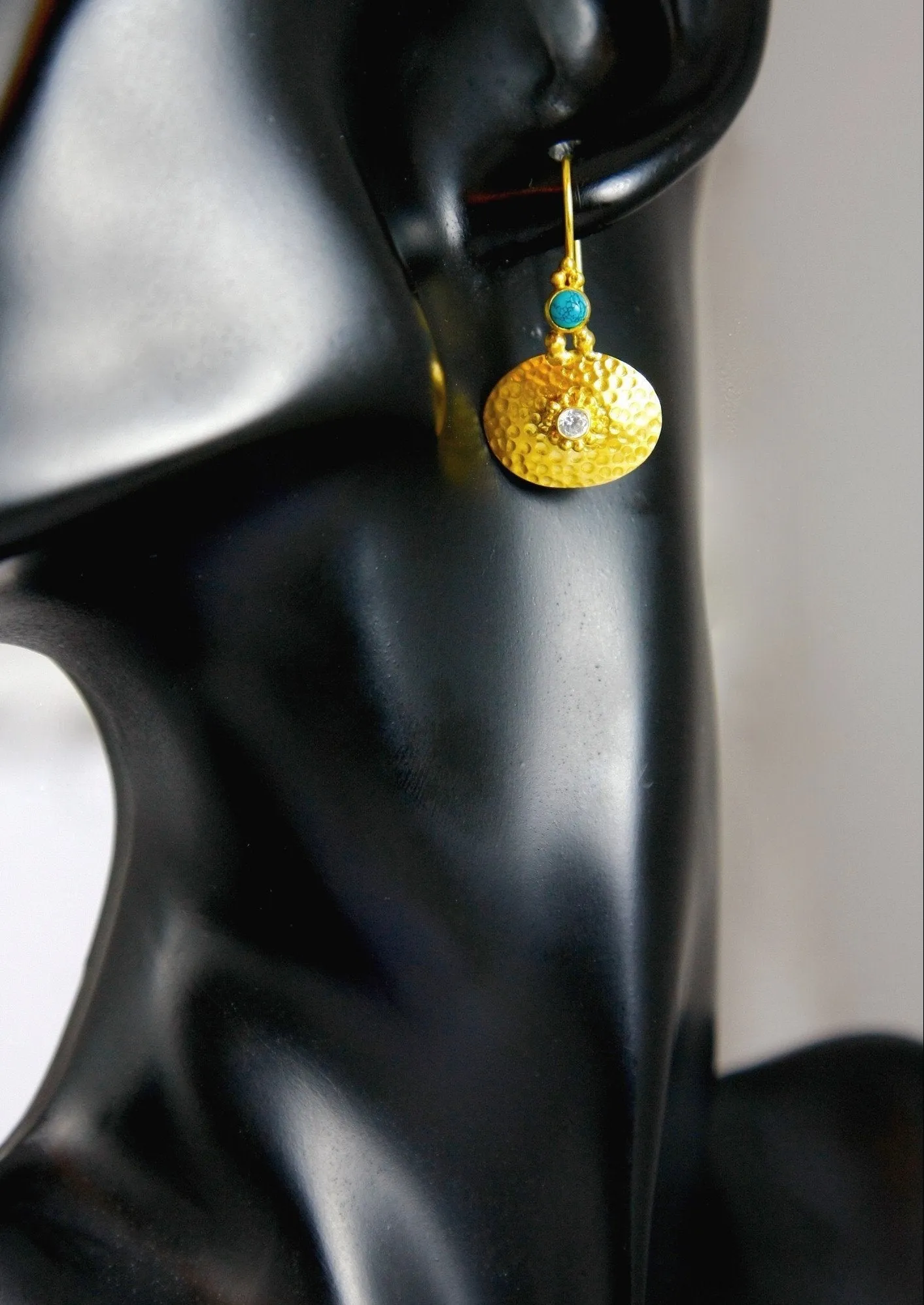 Chic, Greek-inspired, gold-plated, hammer-finish earrings with turquoise and zircon