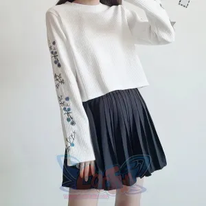 Country Sweet Floral Design Embroidery Short Sweatshirt J40089