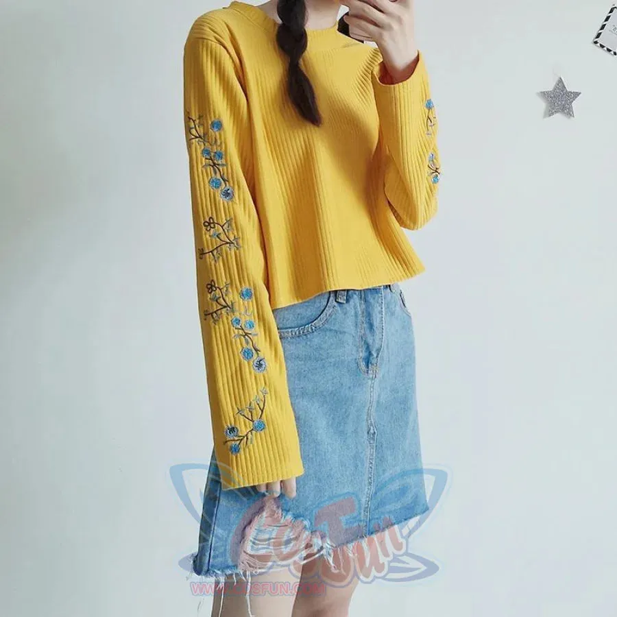 Country Sweet Floral Design Embroidery Short Sweatshirt J40089