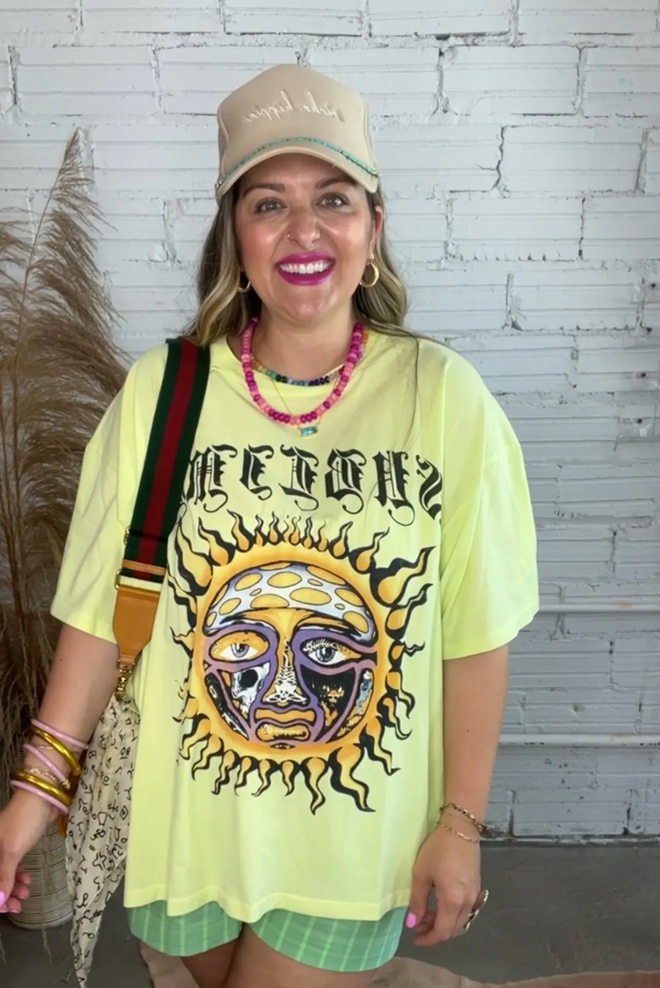 {Daydreamer} Sublime Old English Tee - One Size