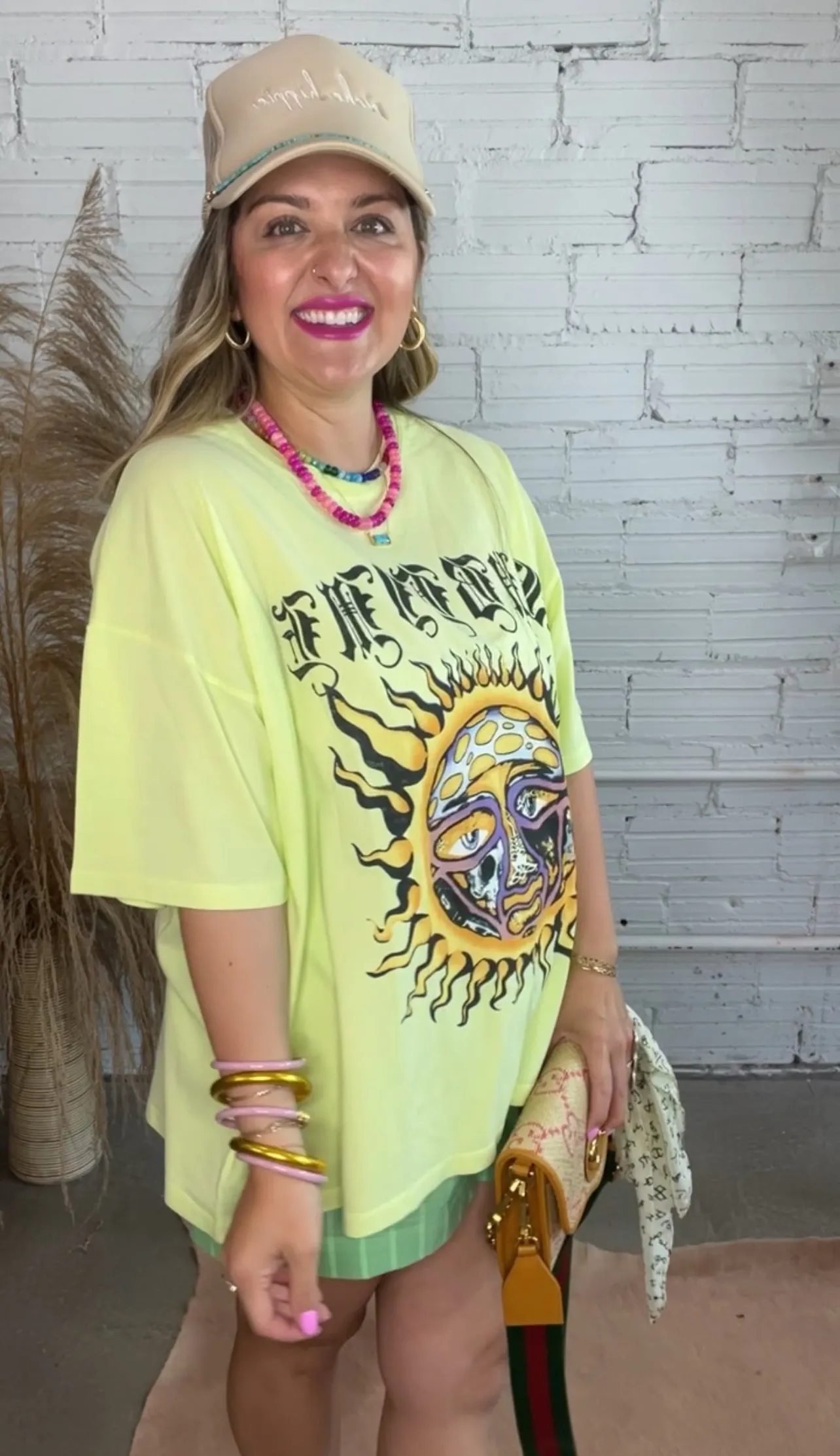 {Daydreamer} Sublime Old English Tee - One Size
