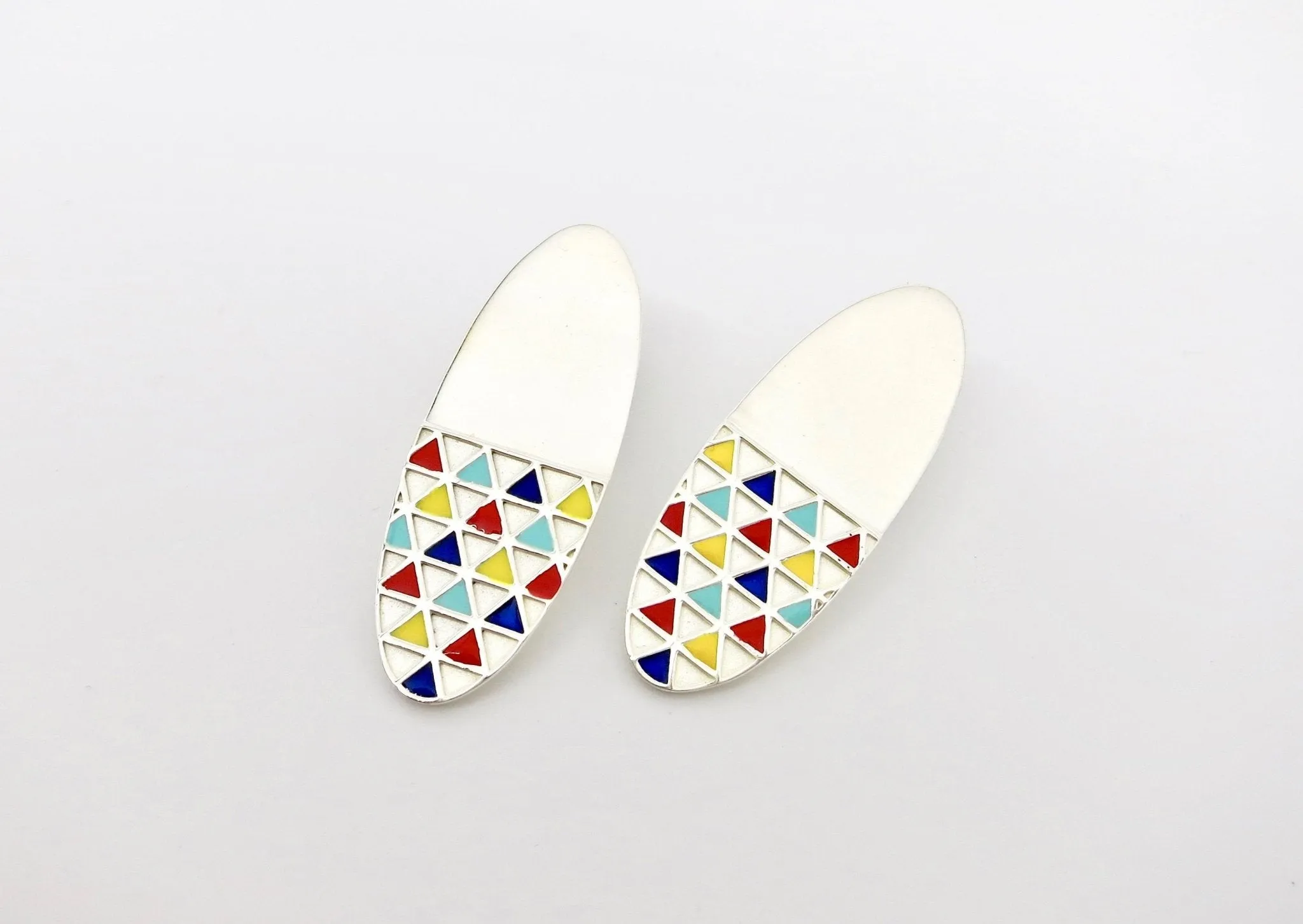 Exquisite, long oval 'lambotra' earrings