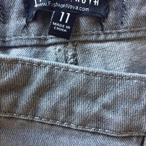 Fashion Nova 72k Streetwear &quot;Make It Nasty&quot; Studs Distressed High Rise Shorts