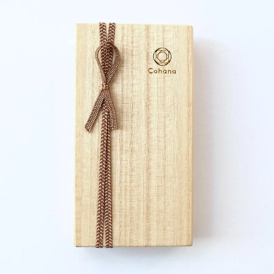 Fine Scissors with Gold Lacquer, Burnt sienna