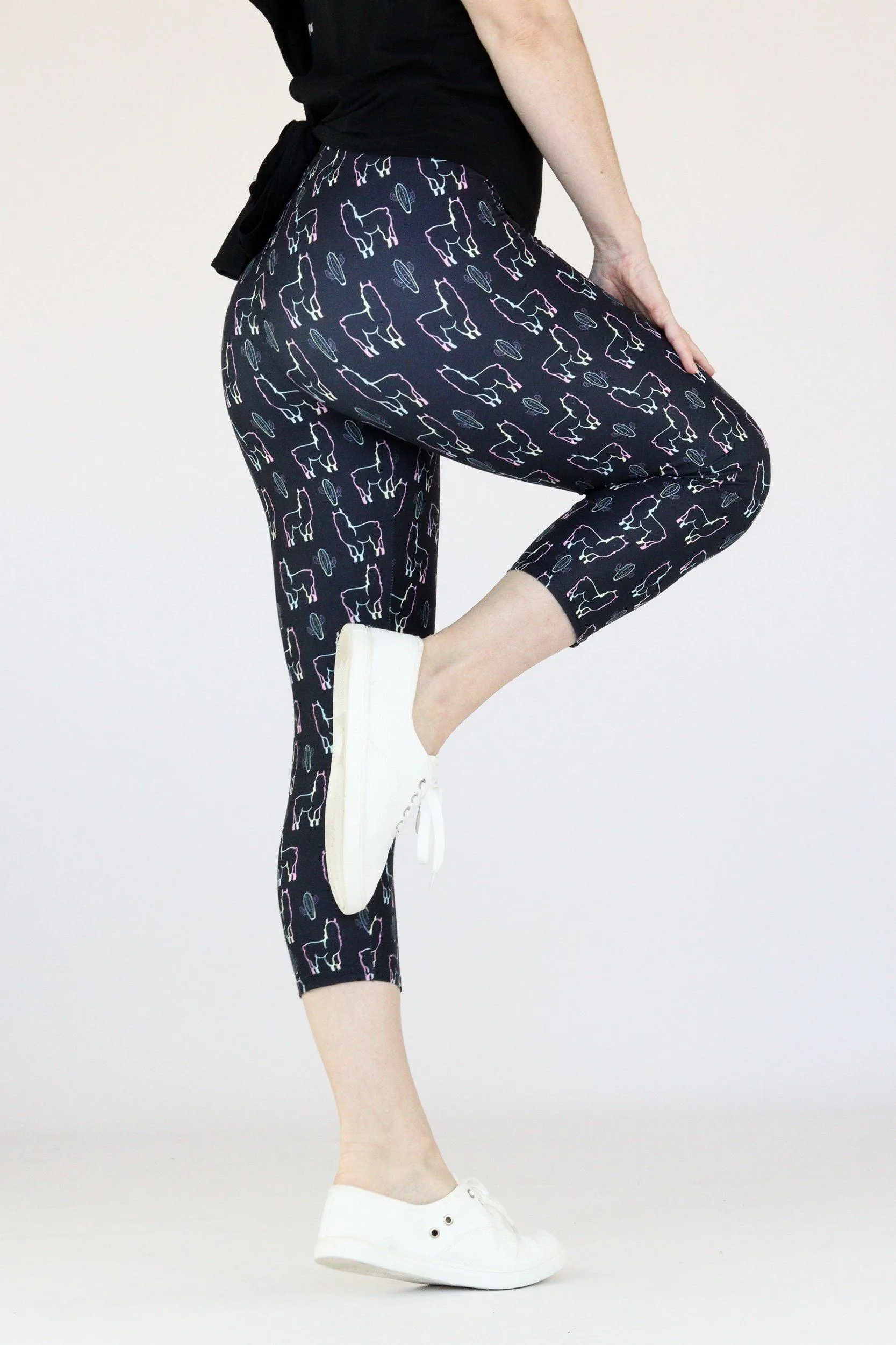 Holographic Llama - Casual Capri Leggings