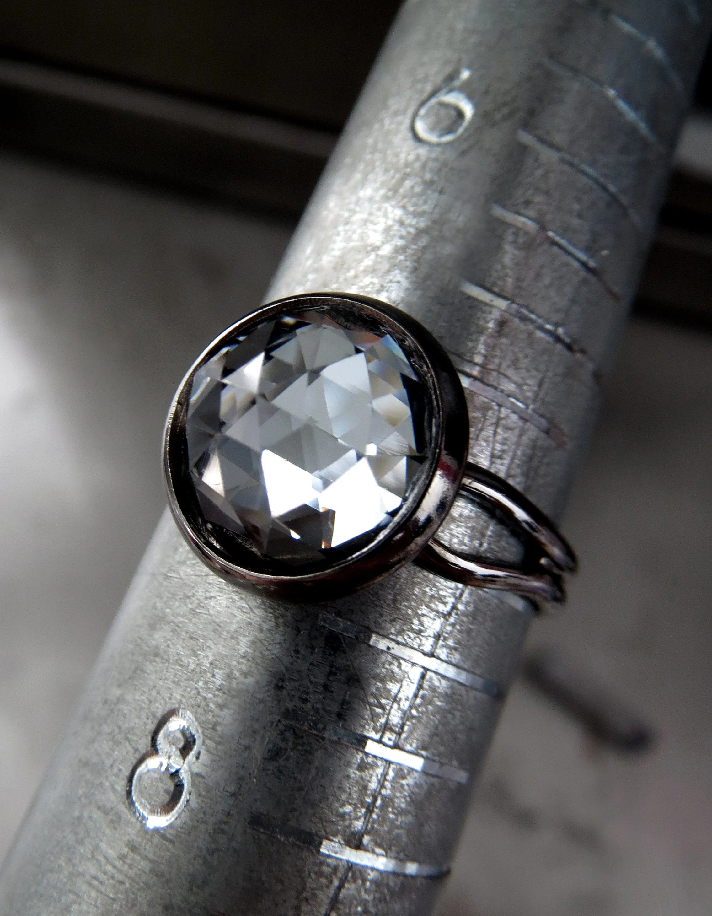 HUSH - Small Black Night Crystal Ring