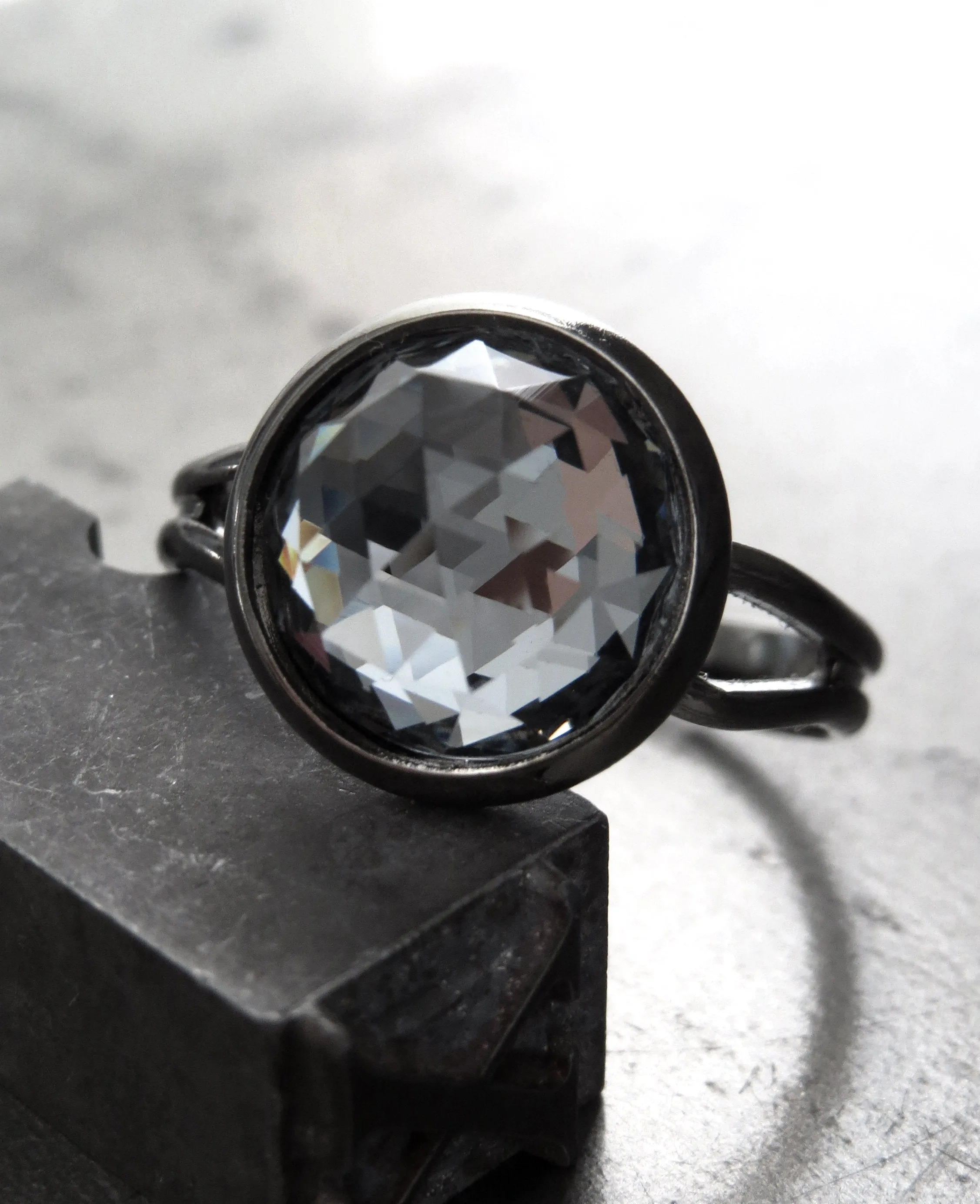 HUSH - Small Black Night Crystal Ring