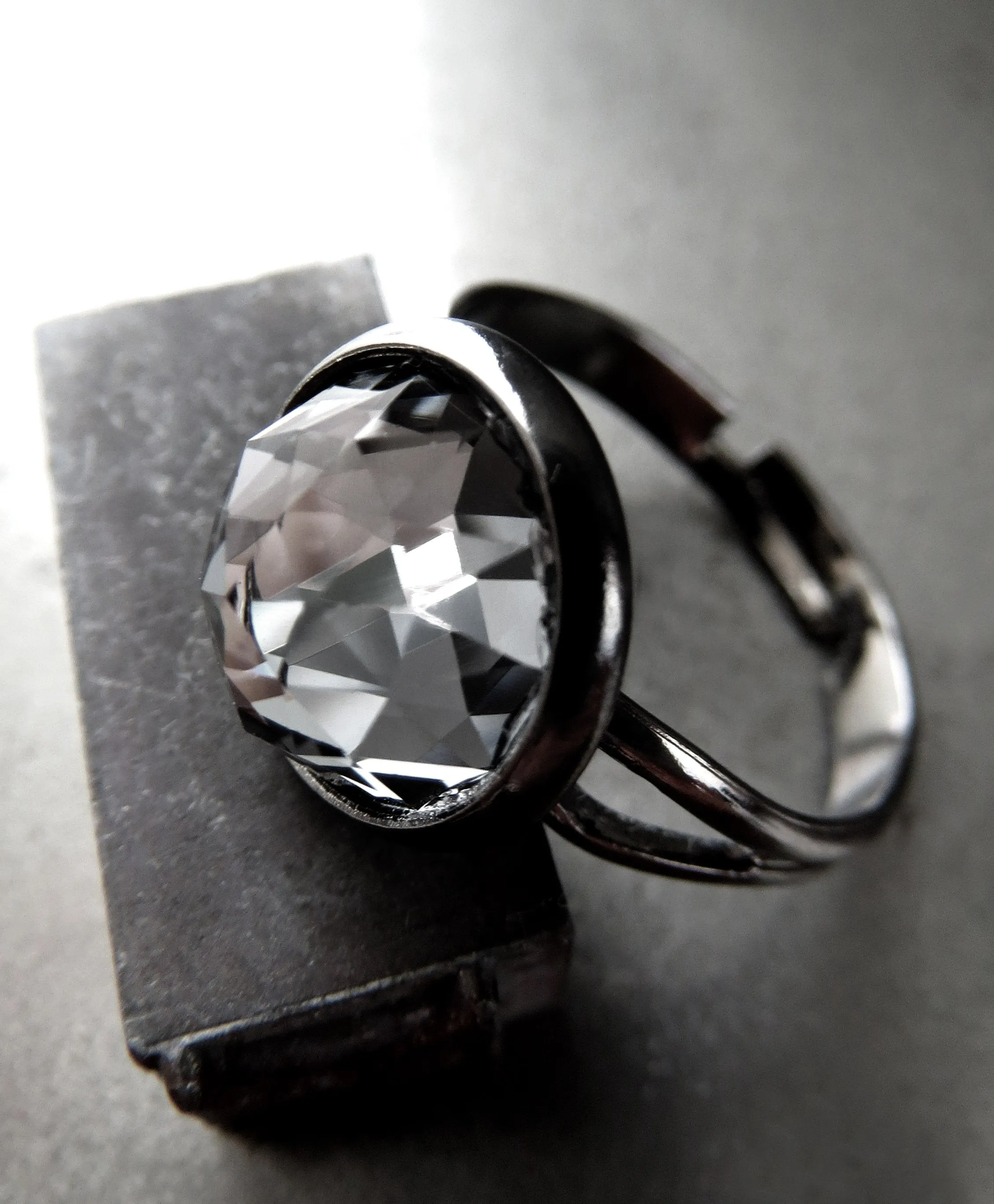 HUSH - Small Black Night Crystal Ring