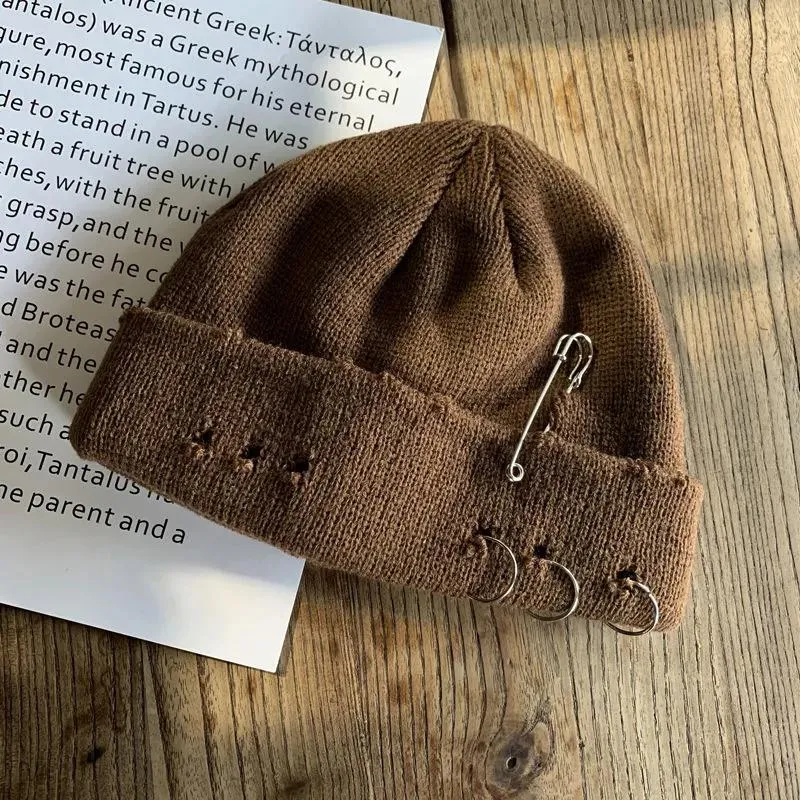 Knit Skullies Beanies Hole Hip Hop Hats with Metal Rings Brooch Fashion Men Women Streetwear Ripped Beanies Hats Solid Autumn Winter Warm Skull Hats