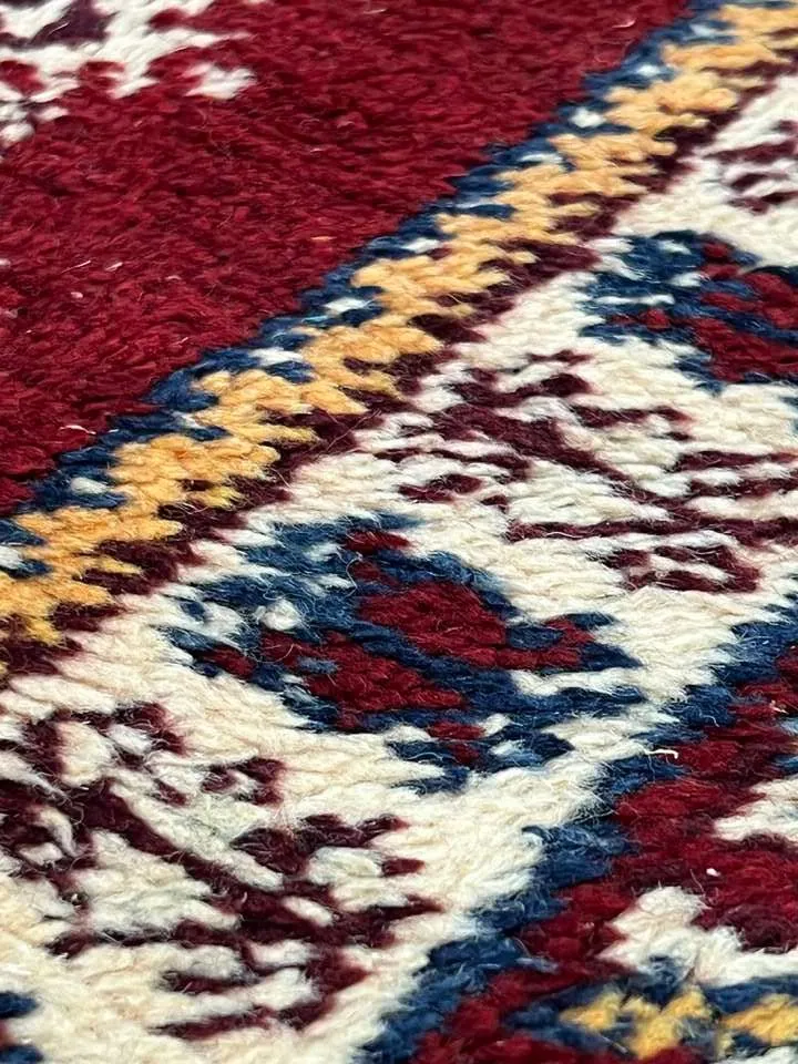 Moroccan area rug from Tazenakht, Wool and Thread, 240cm x 155cm or 7.87ft x 5.08ft