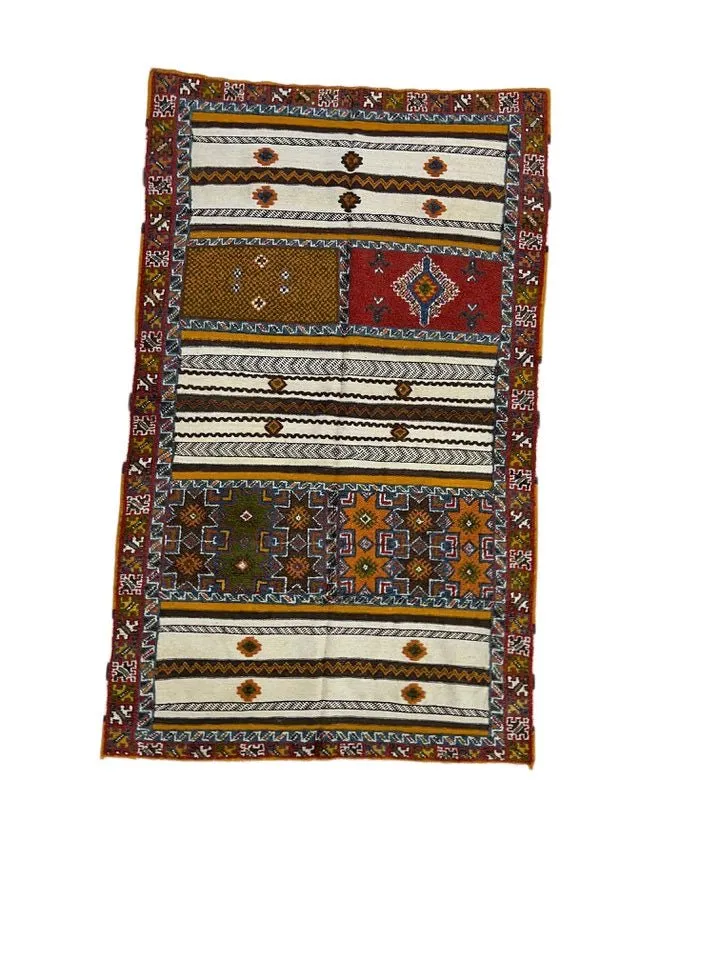 Moroccan custom rug from Glawa, Wool and Thread, 258cm x 156cm or 8.46ft x 5.12ft