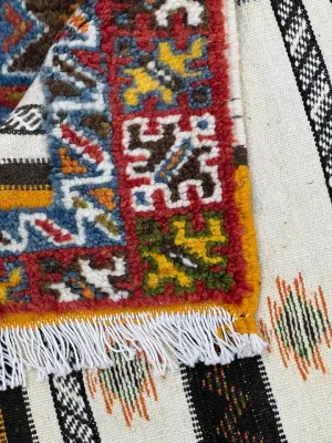 Moroccan custom rug from Glawa, Wool and Thread, 258cm x 156cm or 8.46ft x 5.12ft