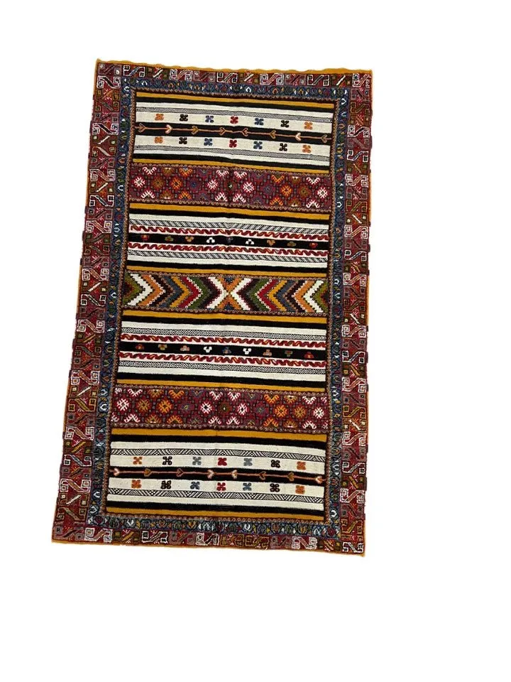 Moroccan custom rug from Glawa, Wool and Thread, 262cm x 156cm or 8.60ft x 5.12ft