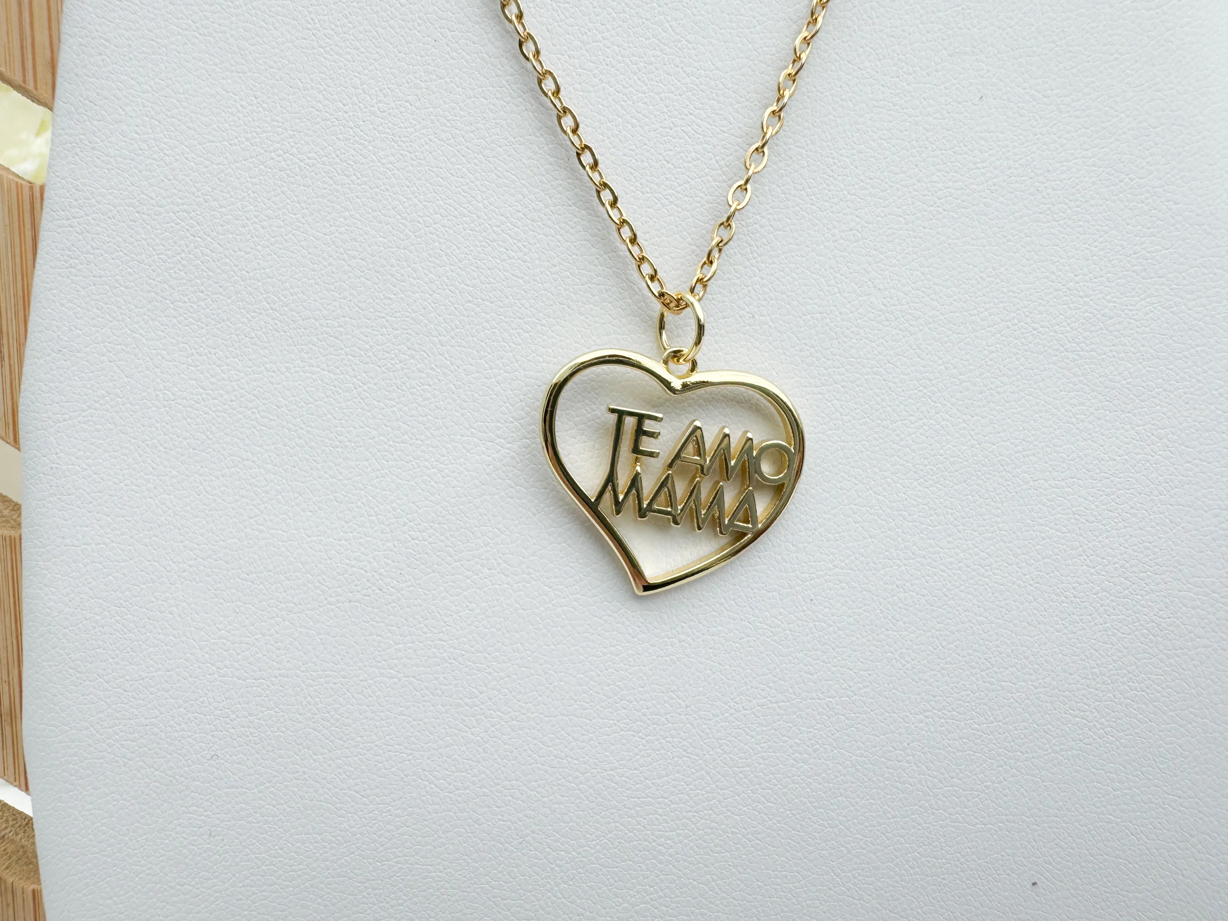 Mother necklace