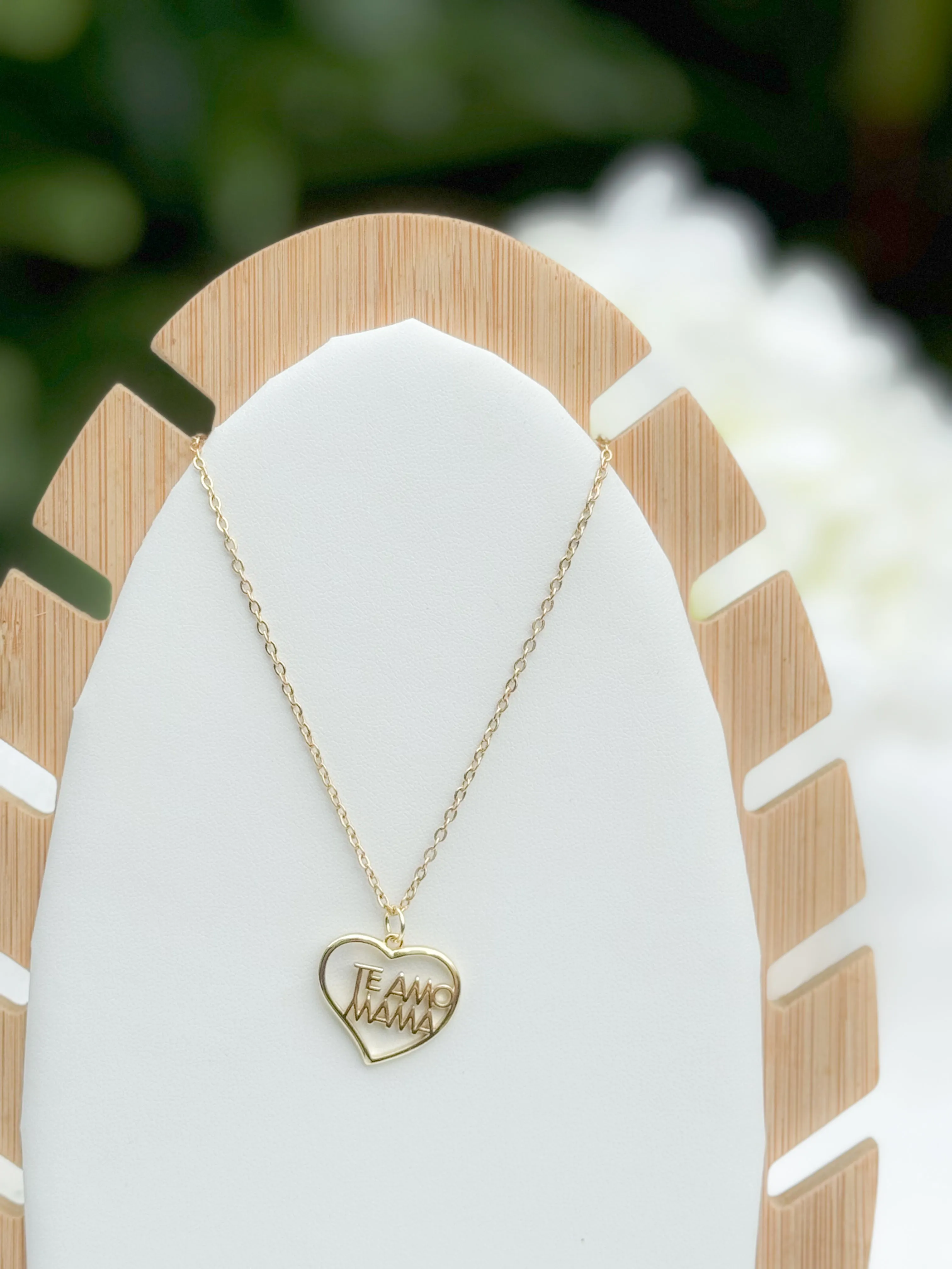 Mother necklace