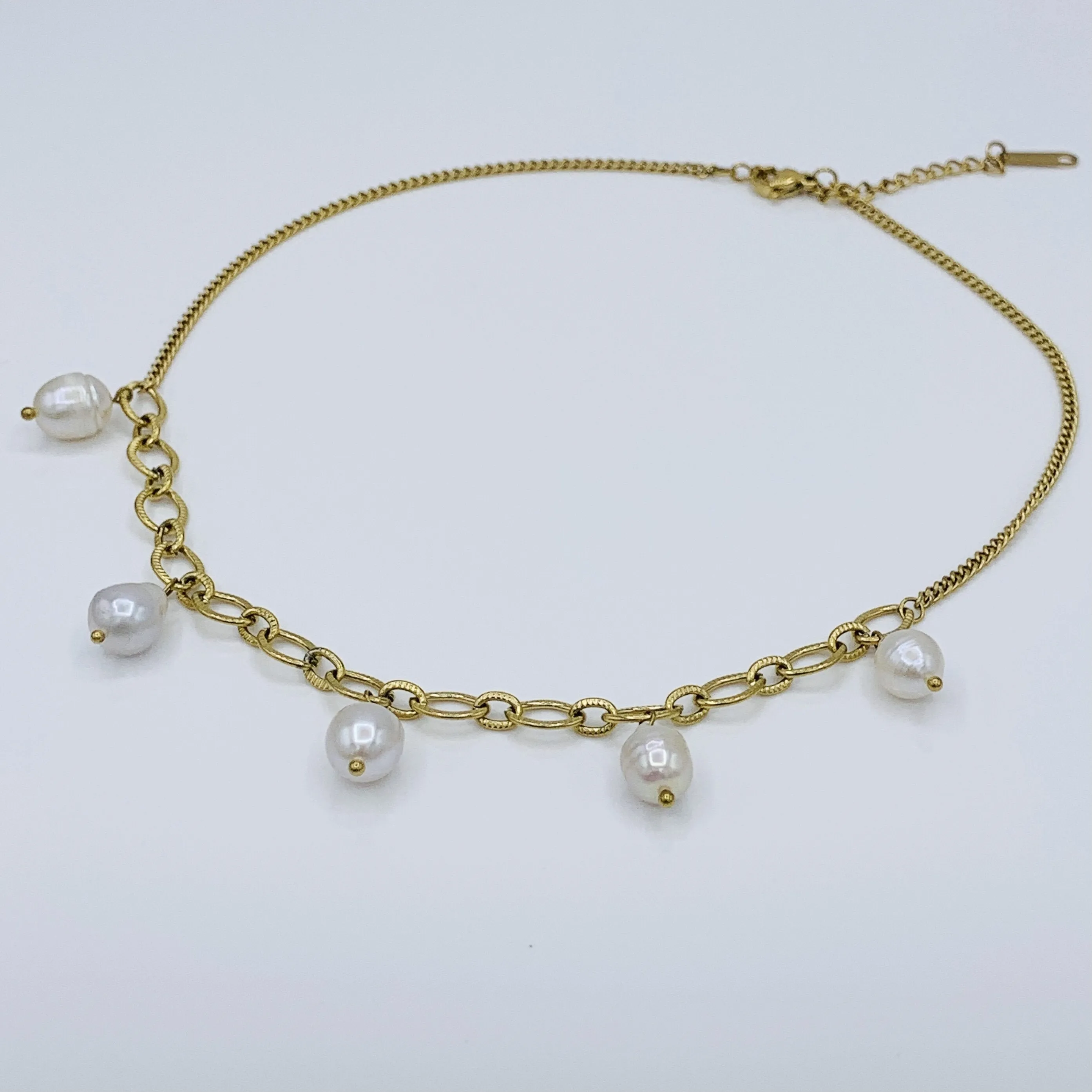 Natural Pearl Choker Necklace on Mixed Chain
