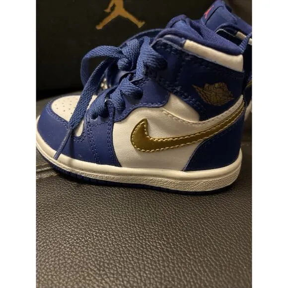 Nike Air Jordan 1 Retro Toddler Size 5c New! Never Worn. 705304-406