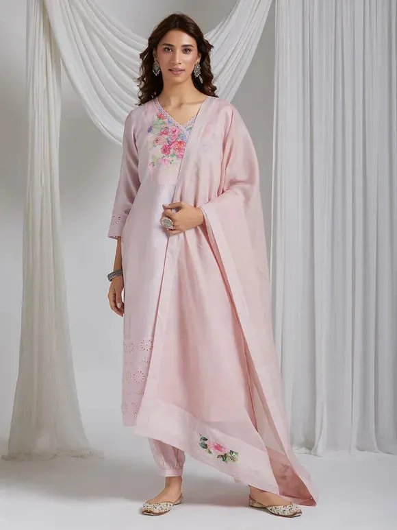 Nostalgic Blush Chanderi Silk Kurta With Delicate Printed Flowers