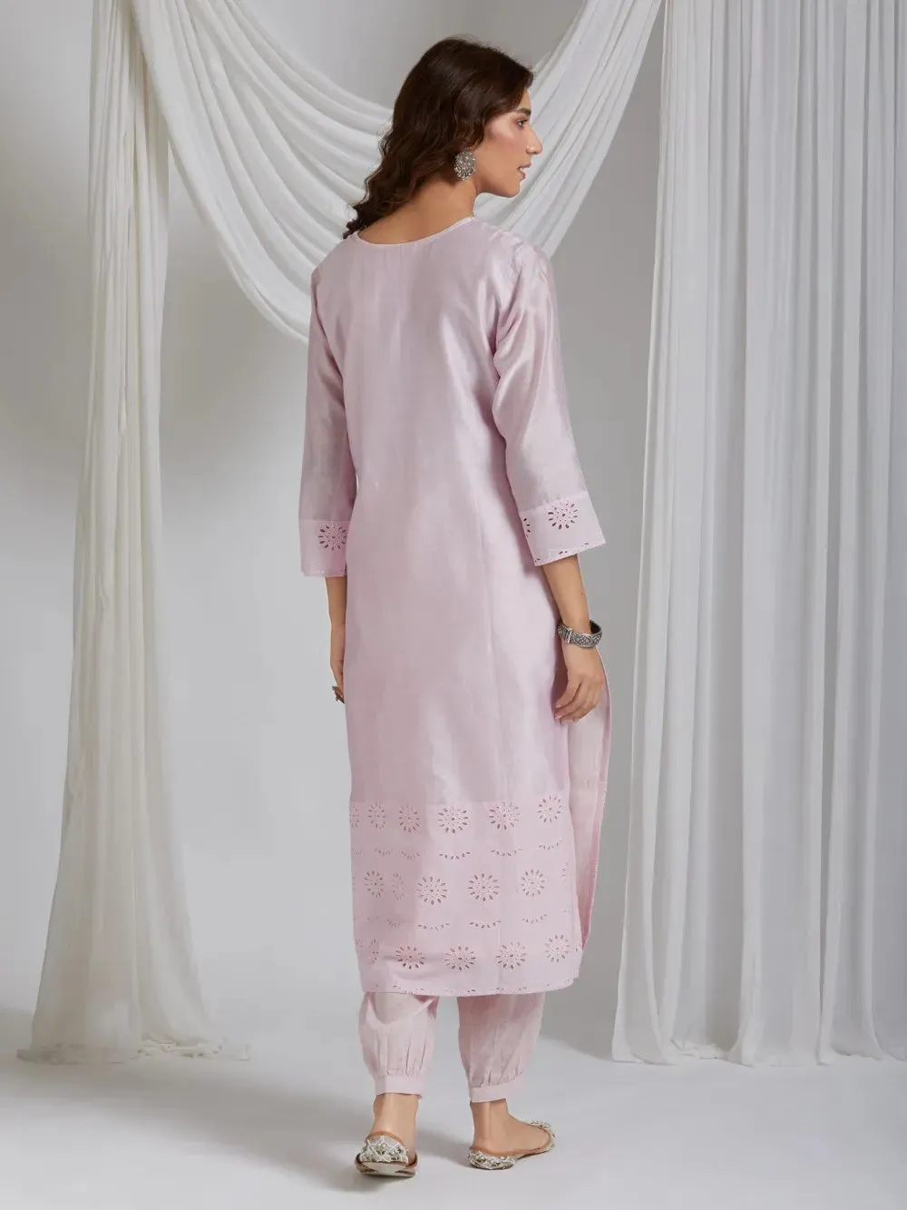 Nostalgic Blush Chanderi Silk Kurta With Delicate Printed Flowers