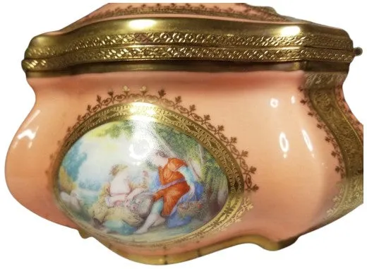 Penicaud Lt Peach Chest - Limited Edition