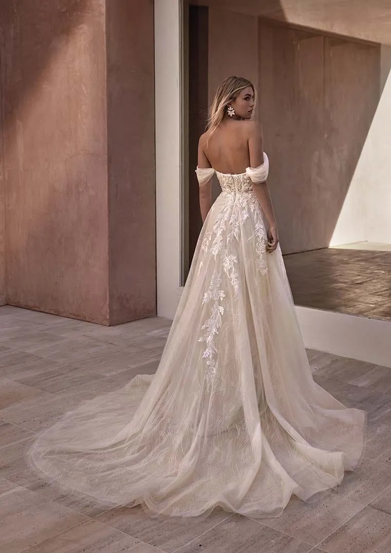 Pronovias: Claris (Clearance)