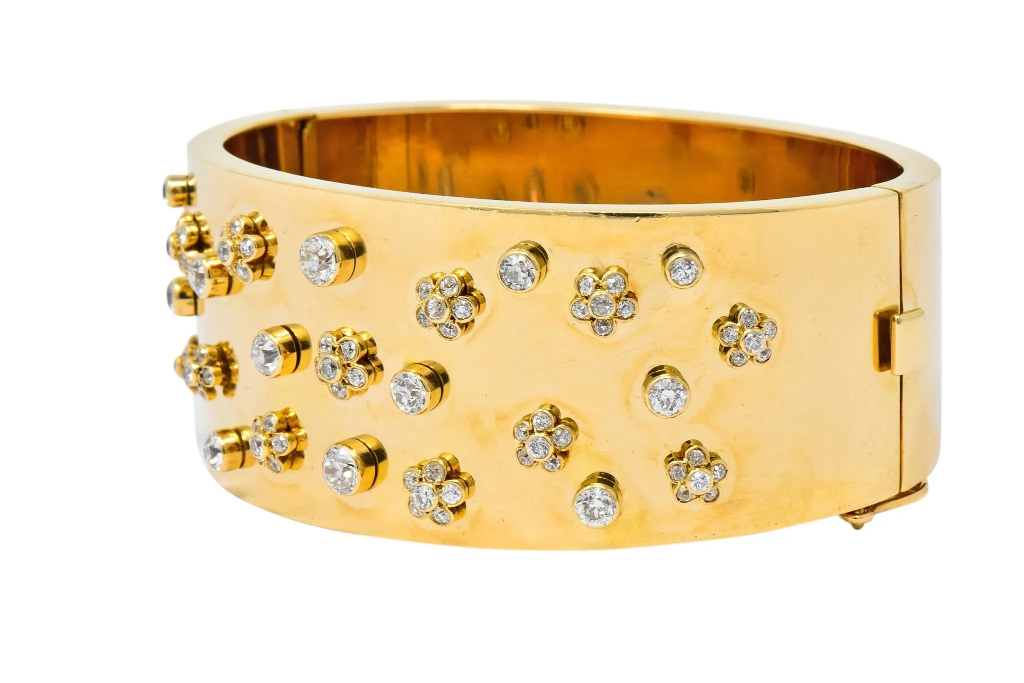 Retro 2.28 CTW Diamond 14 Karat Yellow Gold Bangle 1940's Bracelet