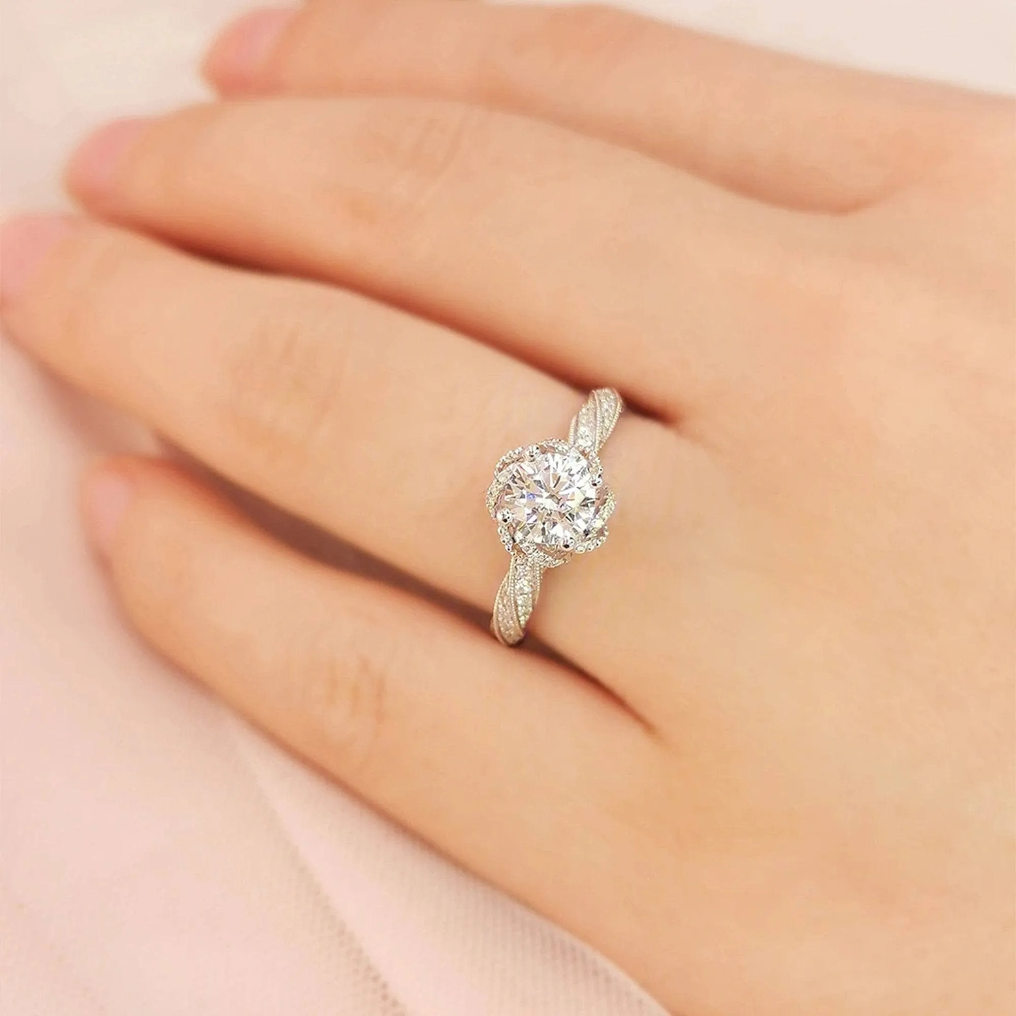 Round Cut 18k Diamond Halo Twist Engagement Ring