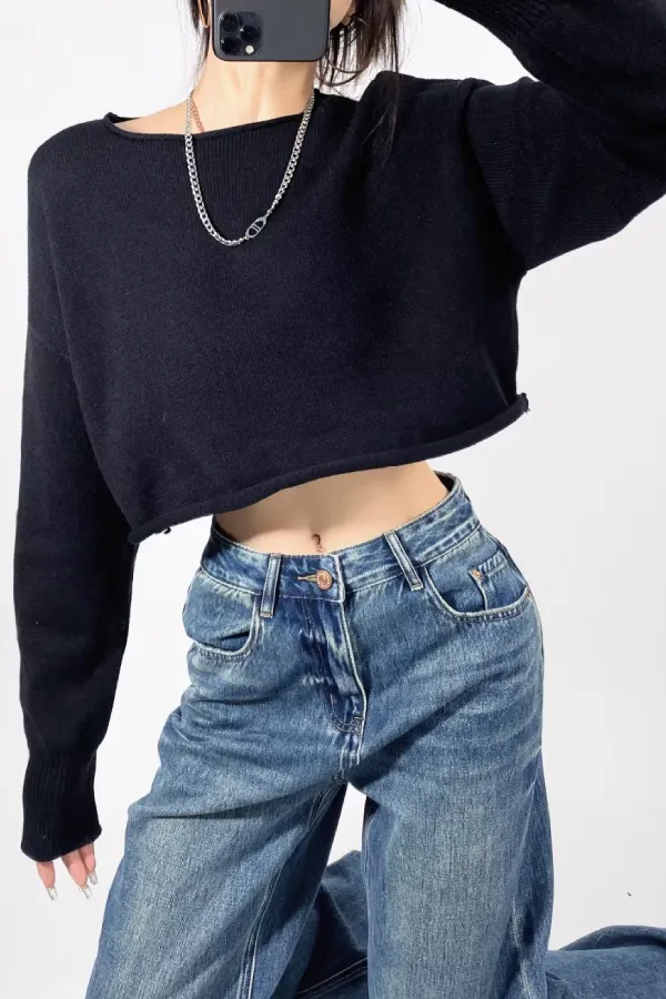 Round Neck Solid Color Loose Casual Long Sleeve Super Short Knitted Sweater