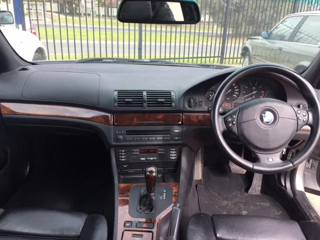 S2746 5' E39 Sedan 525i M54 AUTO 2000/08